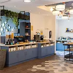Hampton By Hilton Centre, France 酒店 3*