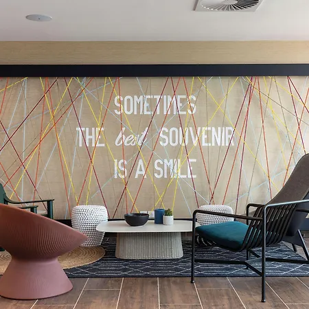 Szálloda Hampton By Hilton Centre, France Tours
