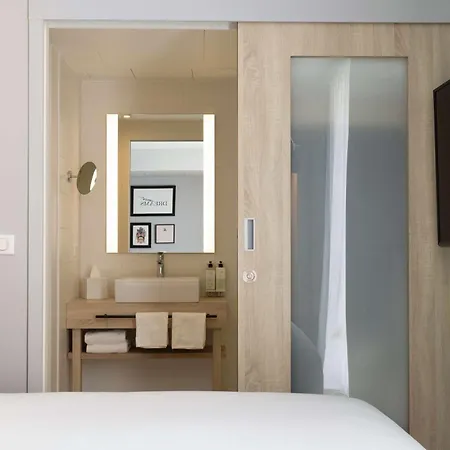 Szálloda Hampton By Hilton Centre, France Tours