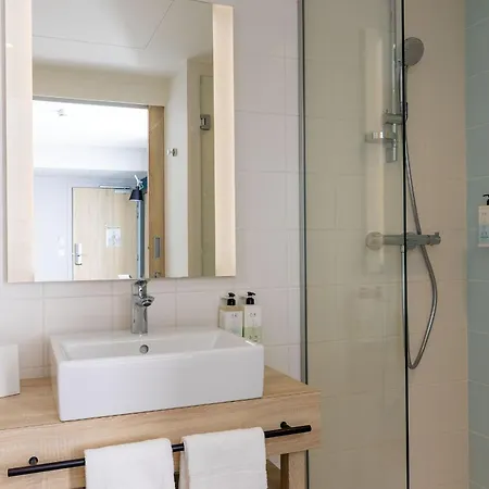 Hampton By Hilton Centre, France 3* トゥール