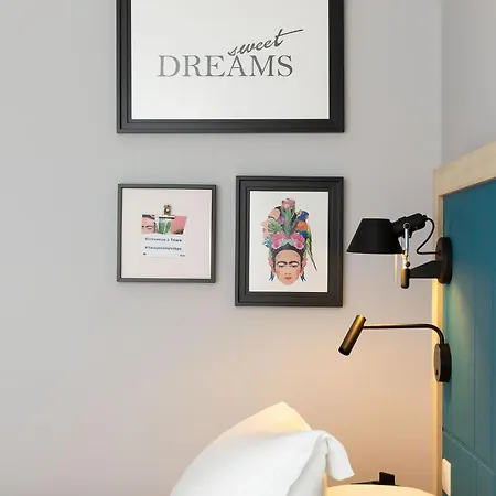 Hampton By Hilton Centre, France Готель Тур