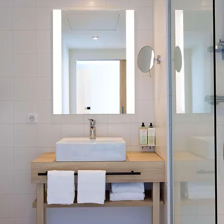 Hampton By Hilton Centre, France Hotel