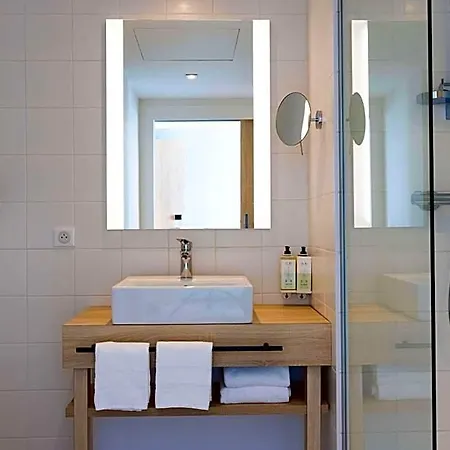 Hampton By Hilton Centre, France Hotel 3*