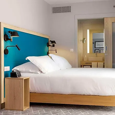 Hampton By Hilton Centre, France 3* Tours