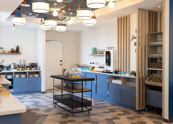 Hotel Hampton By Hilton Centre, France Tours