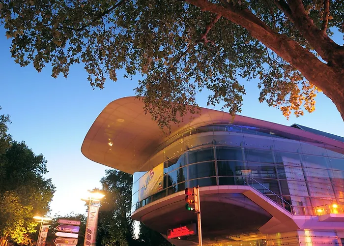 Hampton By Hilton Centre, France Tours